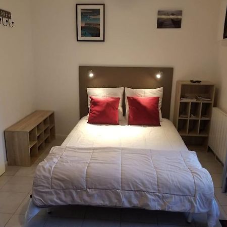 Studio De Plain-Pied Avec Terrasse Tout Proche Mer Courseulles-sur-Mer Eksteriør billede