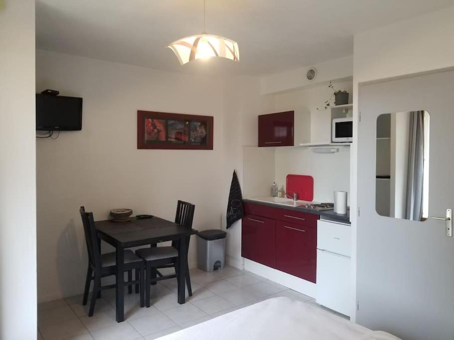 Studio De Plain-Pied Avec Terrasse Tout Proche Mer Courseulles-sur-Mer Eksteriør billede