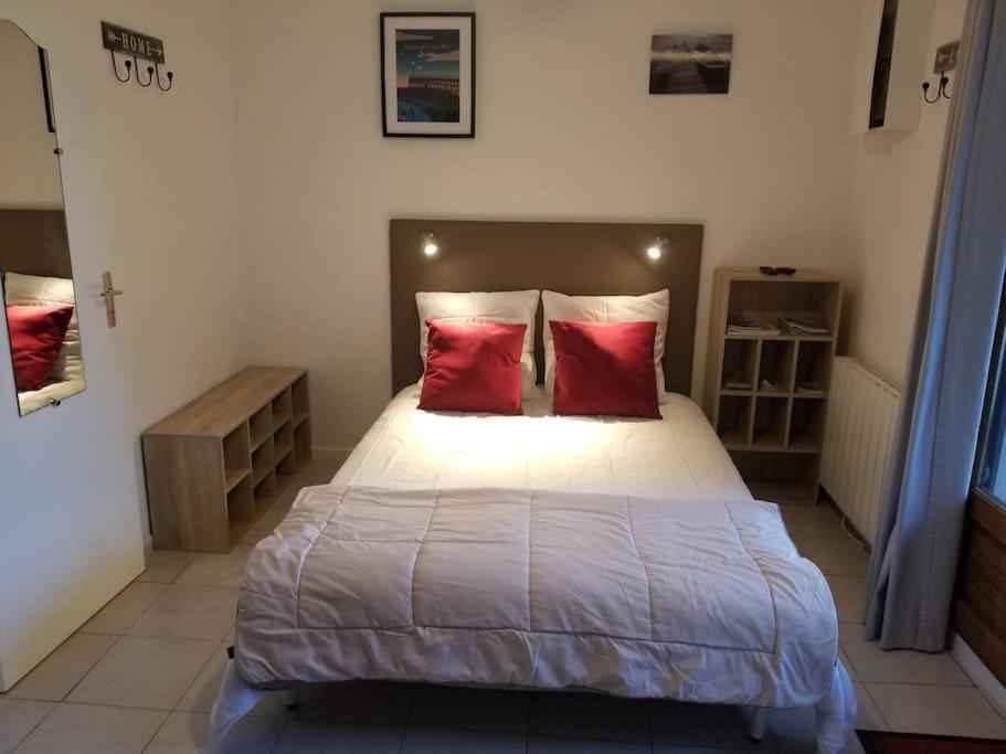 Studio De Plain-Pied Avec Terrasse Tout Proche Mer Courseulles-sur-Mer Eksteriør billede