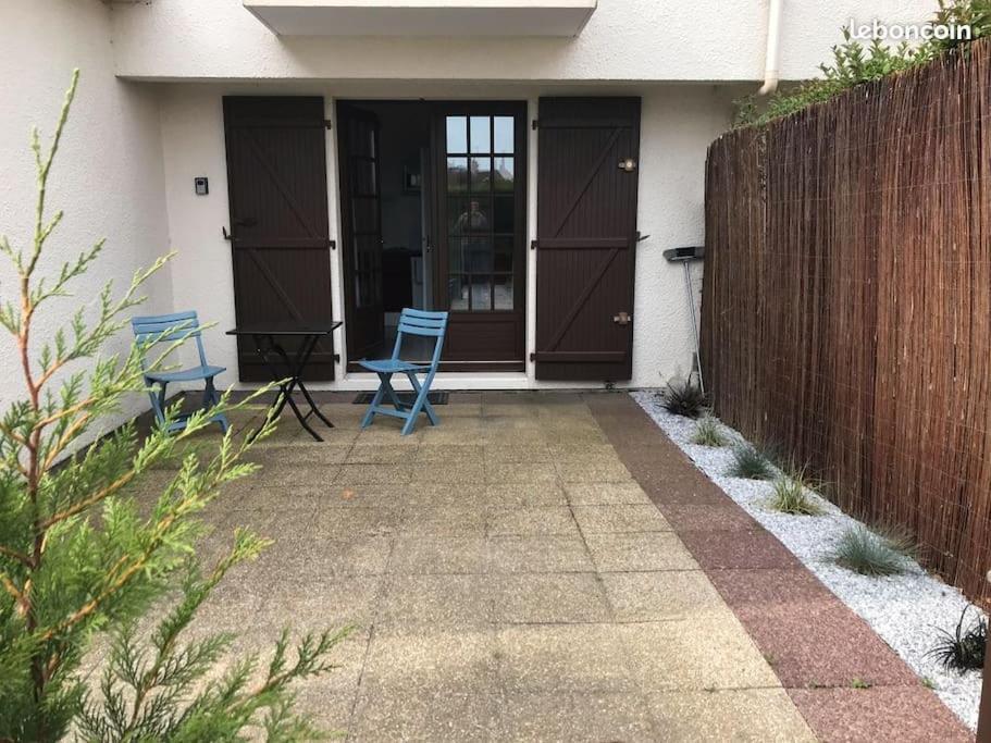 Studio De Plain-Pied Avec Terrasse Tout Proche Mer Courseulles-sur-Mer Eksteriør billede